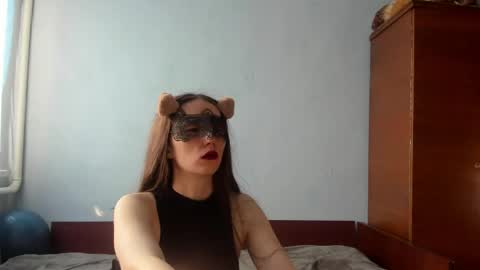 auroro8445438 online show from April 28, 2026, 2:44 pm