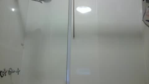 Snapshot of aussielovingxxx chatting on December 2, 2024, 10:07 am Milf4u online show from December 2, 2024, 10:07 am