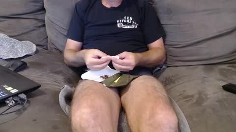 Snapshot of aussiemanvslady chatting on December 6, 2024, 12:23 am AussieDeviantsAnomymous online show from December 6, 2024, 12:23 am