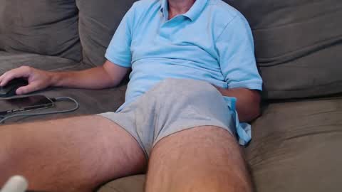 Snapshot of aussiemanvslady chatting on January 7, 2025, 3:24 am AussieDeviantsAnomymous online show from January 7, 2025, 3:24 am