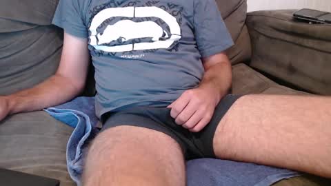 Snapshot of aussiemanvslady chatting on January 16, 2025, 9:51 pm AussieDeviantsAnomymous online show from January 16, 2025, 9:51 pm