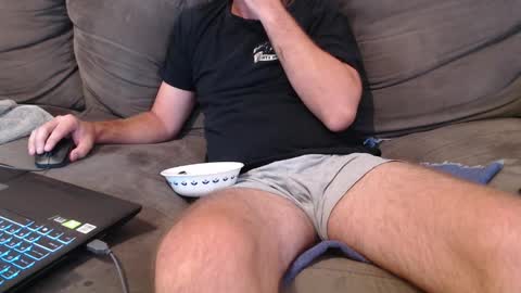 Snapshot of aussiemanvslady chatting on January 31, 2025, 1:11 am AussieDeviantsAnomymous online show from January 31, 2025, 1:11 am