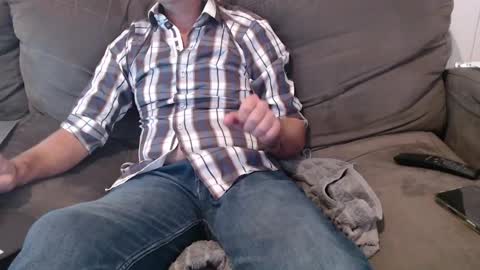 Snapshot of aussiemanvslady chatting on March 7, 2025, 10:21 pm AussieDeviantsAnomymous online show from March 7, 2025, 10:21 pm