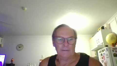 Snapshot of aussieraider chatting on May 9, 2026, 9:47 am aussieraider online show from May 9, 2026, 9:47 am