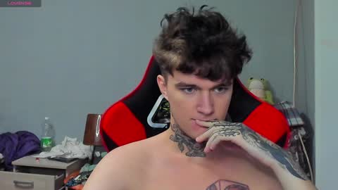 Snapshot of austen_milker chatting on January 2, 2025, 1:30 pm Austen online show from January 2, 2025, 1:30 pm