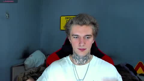 Snapshot of austen_milker chatting on September 15, 2025, 9:26 pm Austen online show from September 15, 2025, 9:26 pm