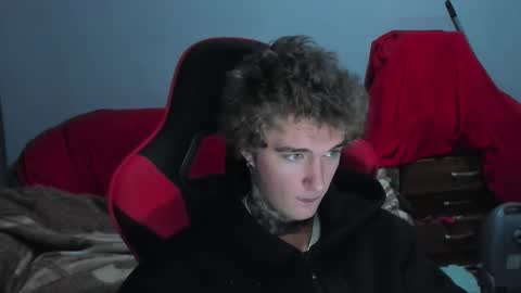 Snapshot of austen_milker chatting on November 18, 2025, 8:02 pm Austen online show from November 18, 2025, 8:02 pm