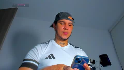 Snapshot of austin_curry chatting on July 18, 2026, 11:52 pm A online show from July 18, 2026, 11:52 pm