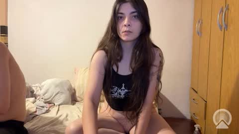 austinavril online show from March 5, 2026, 2:40 am