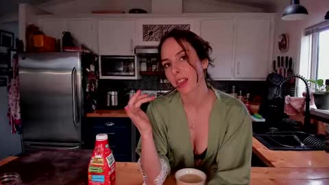 Snapshot of autumnknightly chatting on February 16, 2025, 8:22 pm Autumn Knightly online show from February 16, 2025, 8:22 pm