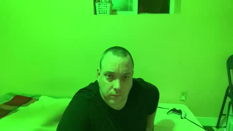 Snapshot of auz1812 chatting on December 23, 2025, 5:38 am Auz online show from December 23, 2025, 5:38 am