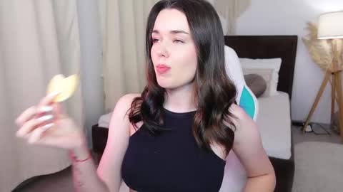 Ava online show from September 8, 2025, 2:27 pm