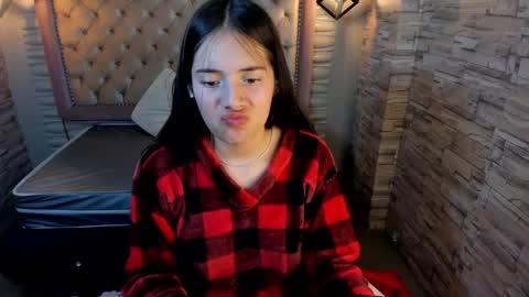 Snapshot of ava_broown chatting on December 3, 2024, 12:13 am online show from December 3, 2024, 12:13 am