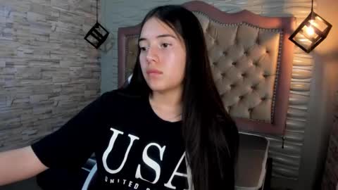 Snapshot of ava_broown chatting on December 4, 2024, 11:02 pm online show from December 4, 2024, 11:02 pm