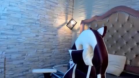 Snapshot of ava_broown chatting on December 7, 2024, 3:25 am online show from December 7, 2024, 3:25 am