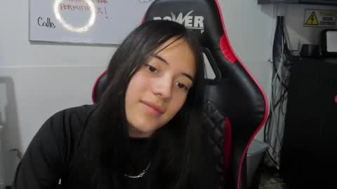 Snapshot of ava_broown chatting on December 24, 2024, 9:28 am online show from December 24, 2024, 9:28 am