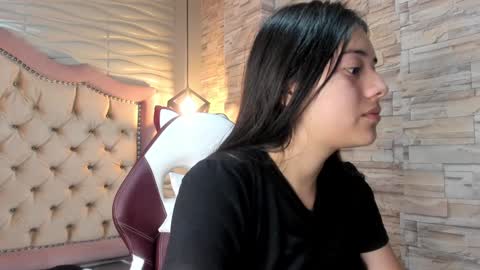 Snapshot of ava_broown chatting on January 18, 2025, 2:47 am online show from January 18, 2025, 2:47 am