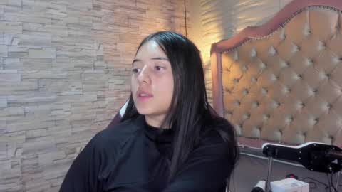 Snapshot of ava_broown chatting on January 23, 2025, 1:19 am online show from January 23, 2025, 1:19 am