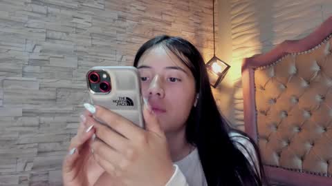 Snapshot of ava_broown chatting on January 27, 2025, 11:54 pm online show from January 27, 2025, 11:54 pm