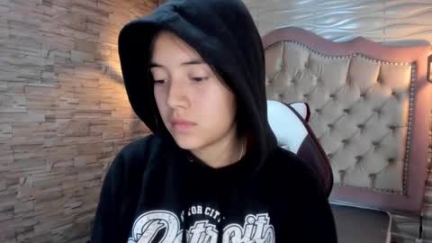 Snapshot of ava_broown chatting on February 3, 2025, 4:35 am online show from February 3, 2025, 4:35 am