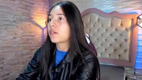 Snapshot of ava_broown chatting on February 6, 2025, 2:33 am online show from February 6, 2025, 2:33 am