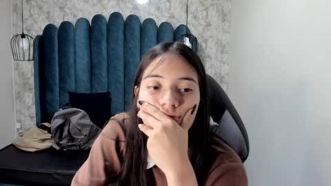 Snapshot of ava_broown chatting on March 6, 2025, 3:35 am online show from March 6, 2025, 3:35 am