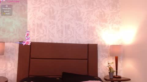 Ava  online show from December 4, 2025, 7:22 pm