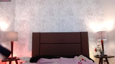 Ava  online show from December 19, 2025, 7:54 pm