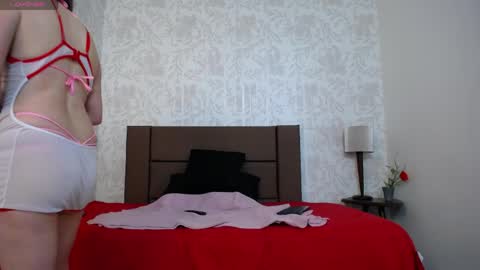 Snapshot of ava_raye chatting on May 2, 2026, 6:57 pm Ava online show from May 2, 2026, 6:57 pm