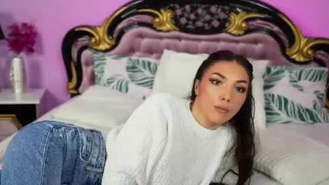 avaaaddamss online show from May 4, 2026, 4:30 am