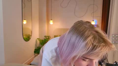 Snapshot of avabloom_ chatting on November 12, 2025, 9:25 pm avabloom_ online show from November 12, 2025, 9:25 pm