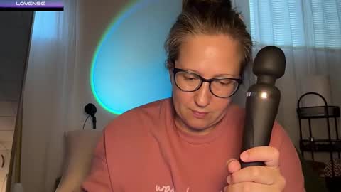 Snapshot of avabradley chatting on June 4, 2026, 3:12 am Ava . Support my channel by using my affiliate link to make your account Thanks online show from June 4, 2026, 3:12 am