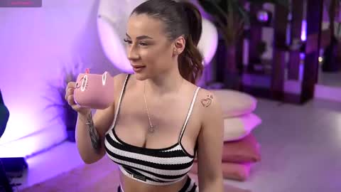 AvaReed online show from March 4, 2026, 5:02 am