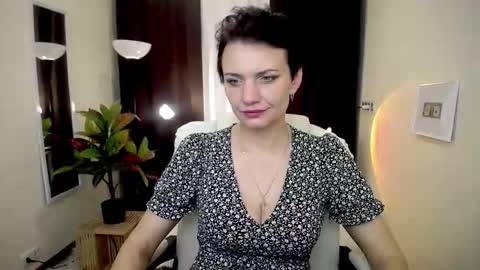 Snapshot of avasaturnian chatting on October 9, 2025, 12:25 pm avasaturnian online show from October 9, 2025, 12:25 pm