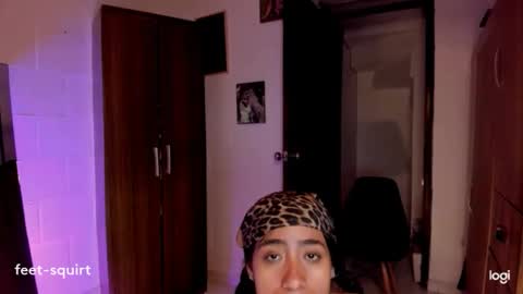 Snapshot of ave_fenix69 chatting on May 20, 2026, 2:29 am Valery -- online show from May 20, 2026, 2:29 am