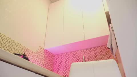 Snapshot of aveksmr chatting on October 23, 2025, 4:17 pm Kate online show from October 23, 2025, 4:17 pm