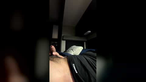 Snapshot of average210 chatting on January 12, 2026, 1:33 am average210 online show from January 12, 2026, 1:33 am