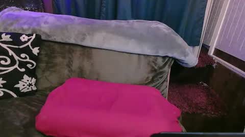 raven blue online show from September 12, 2025, 8:14 am