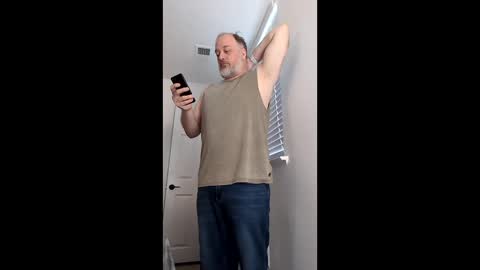 Snapshot of averagegreg chatting on May 8, 2026, 11:26 am Greg online show from May 8, 2026, 11:26 am
