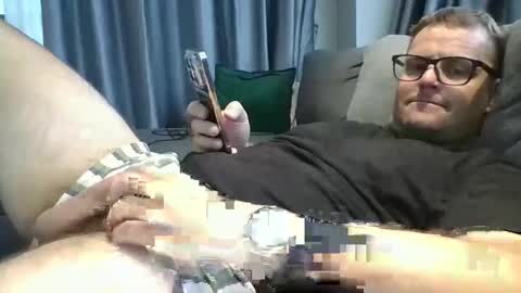 averagejoe2025 online show from April 17, 2026, 12:57 am