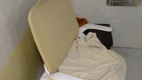 Rhian online show from September 12, 2025, 2:11 am