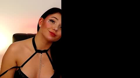 Snapshot of averywillow chatting on January 2, 2025, 4:35 pm AveryWillow online show from January 2, 2025, 4:35 pm