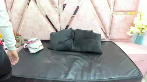 Snapshot of avi_thomsonn_ chatting on July 17, 2026, 2:29 am avi_thomsonn_ online show from July 17, 2026, 2:29 am