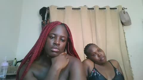 Snapshot of avian_babe1 chatting on July 2, 2026, 3:23 am avian_babe1 online show from July 2, 2026, 3:23 am