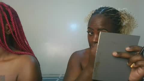 Snapshot of avian_babe1 chatting on July 14, 2026, 9:47 am avian_babe1 online show from July 14, 2026, 9:47 am