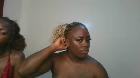 Snapshot of avian_babe1 chatting on July 20, 2026, 10:39 am avian_babe1 online show from July 20, 2026, 10:39 am
