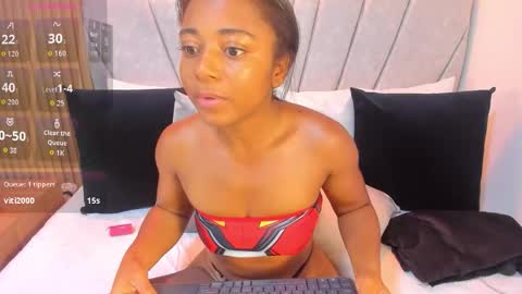 Snapshot of avis_lara chatting on October 10, 2025, 8:57 am AVIS online show from October 10, 2025, 8:57 am