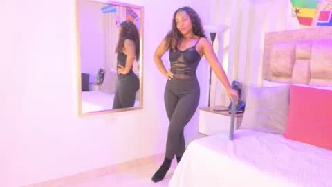 AVIS  online show from June 24, 2026, 8:30 pm