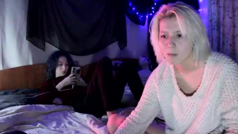 Snapshot of avny_loki chatting on October 27, 2025, 12:04 am Avny online show from October 27, 2025, 12:04 am