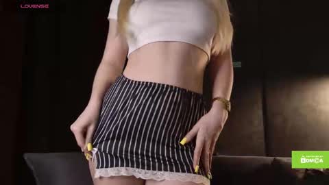 avr0ria online show from March 4, 2026, 3:23 am